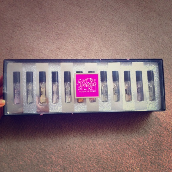 Traded🎁Victoria Secret Eau De Parfum collection.