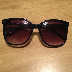Betsey Johnson sunglasses