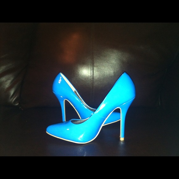 neon blue pumps