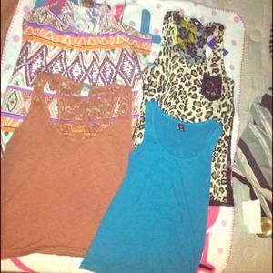 ❌SOLD❌For @likes07 tank bundle for $15 :)