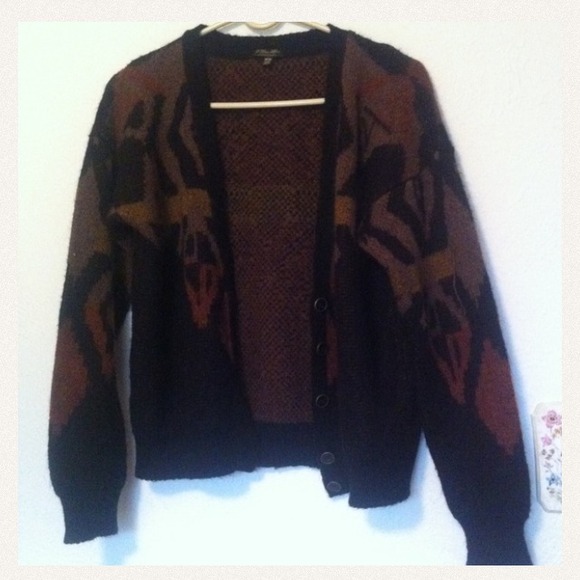 SOLD UO SWEATER🙈
