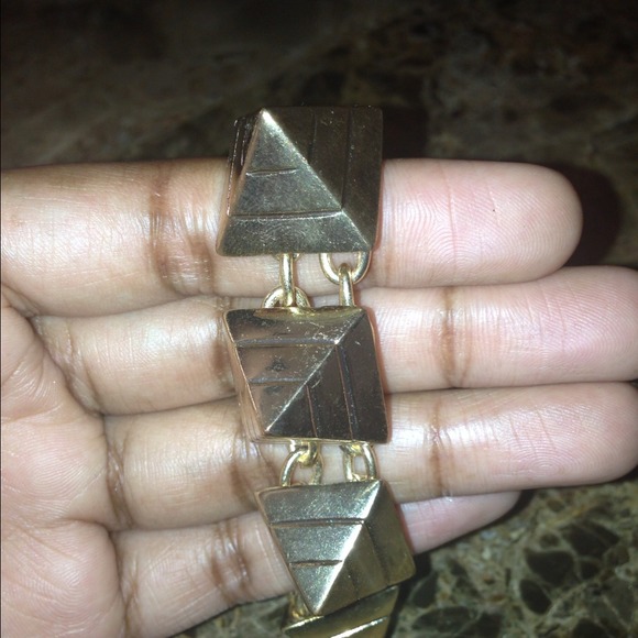 Pyramid Bracelet - Picture 2 of 3