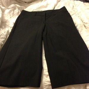 🚫Traded to jenwin😊Express Wide leg dress capris