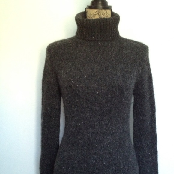 ✨SOLD✨ Vince grey cashmere turtleneck M
