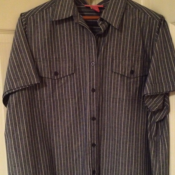 Short sleeve blouse - Picture 1 of 1