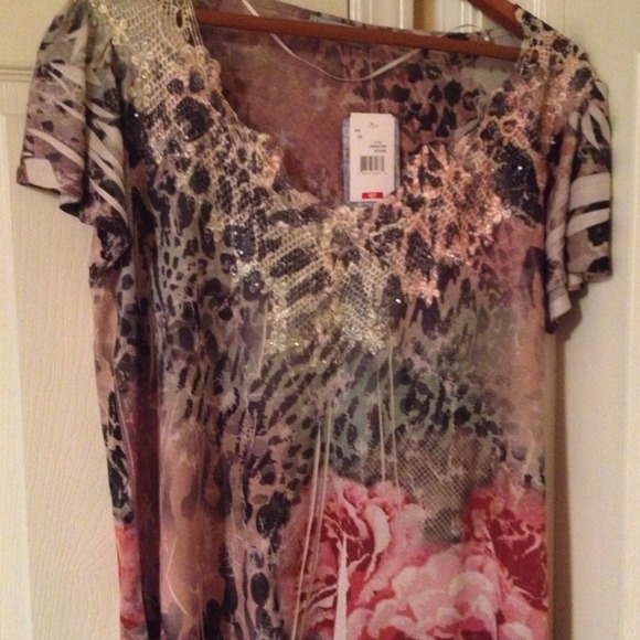 Short sleeve top