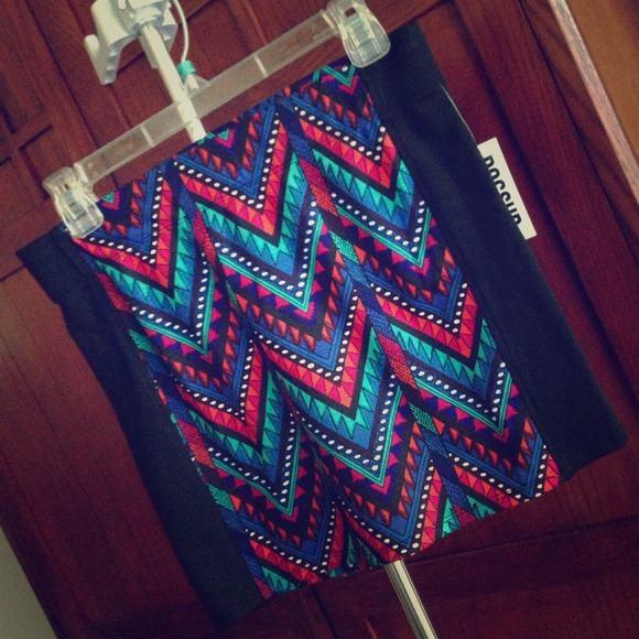 SOLD💌Beautiful edgy stretchy skirt