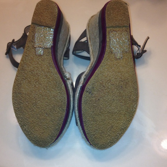 SONDRA ROBERTS WEDGES! - Picture 3 of 3