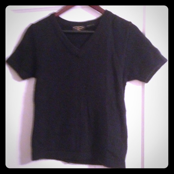 Black short sleeved American Eagle sweater