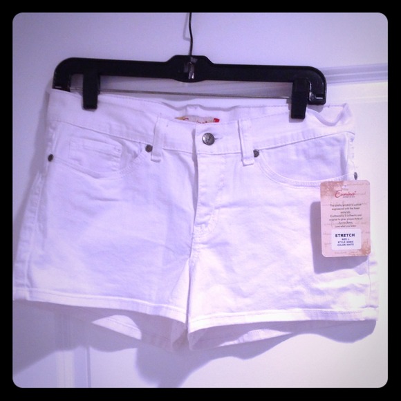 NWT Cute white shorts!
