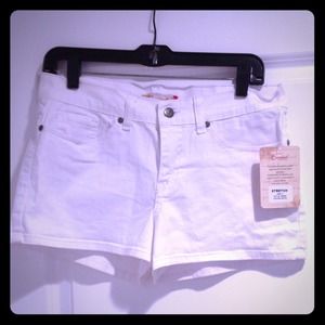 NWT Cute white shorts!