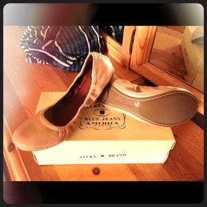 New pair of lucky brand flats