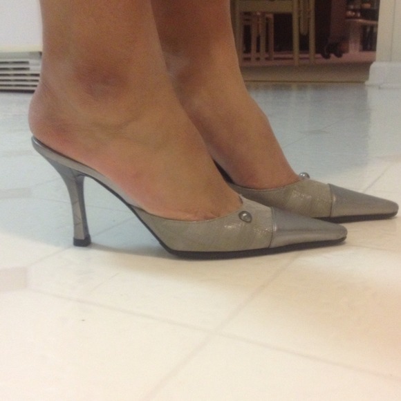 Chanel shoes - Picture 2 of 4