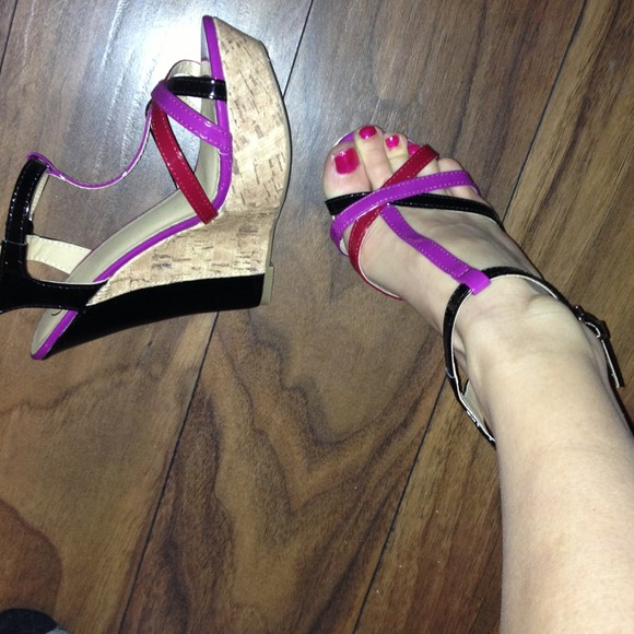 Gorgeous wedges - Picture 2 of 2