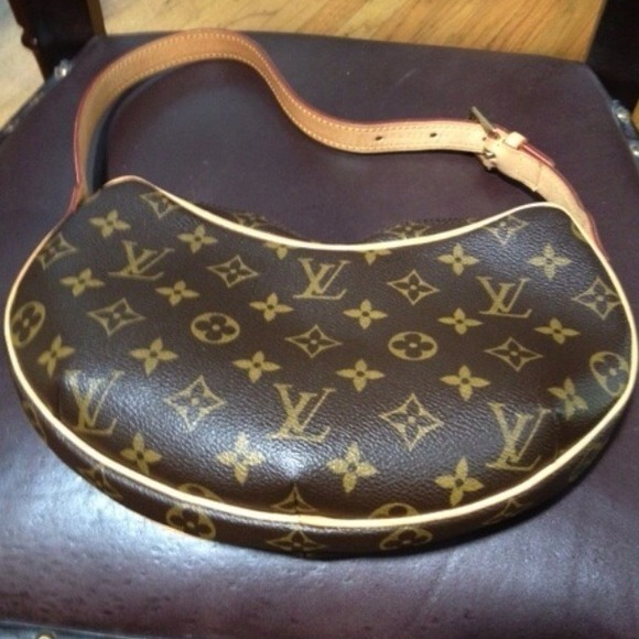 Louis Vuitton Croissant PM Like New!