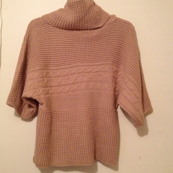 Tan sweater - Picture 3 of 3