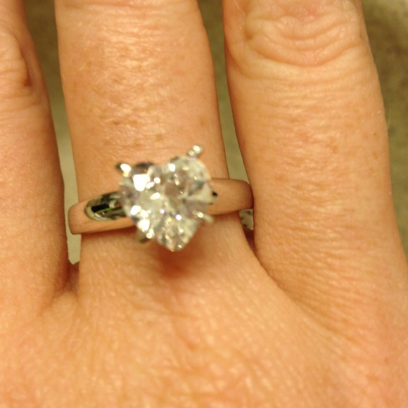 Cubic zirconia heart ring