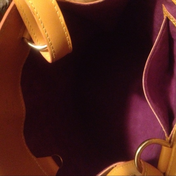 Authentic Louis Vuitton handbag. - Picture 2 of 4
