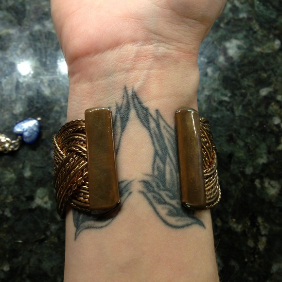 Express Bracelet - Picture 2 of 2