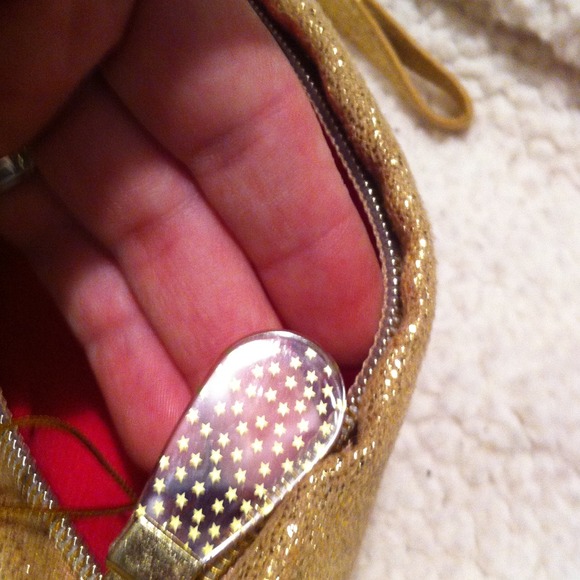 Clutch - Picture 3 of 3