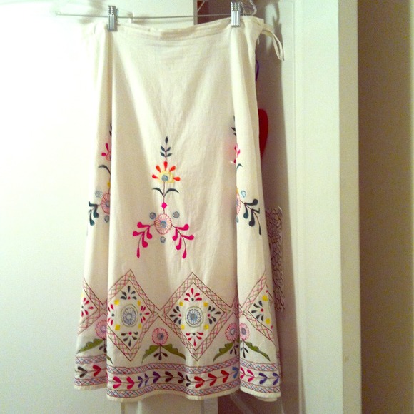 Skirt - Picture 1 of 2