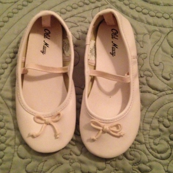 Pink Old Navy Ballet Slippers Childs size 9
