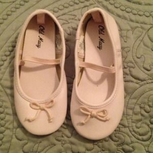 Pink Old Navy Ballet Slippers Childs size 9