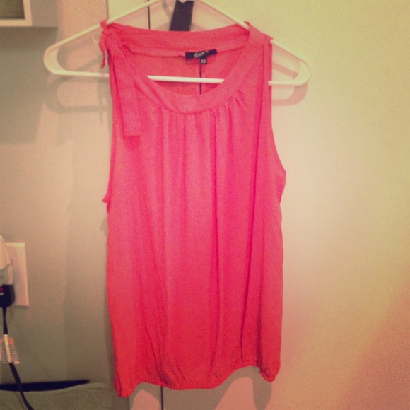 Coral tank top