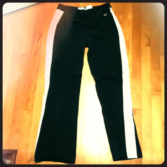 ⚠️💵📦SOLD in bundle maldita40 Reebok yoga pants