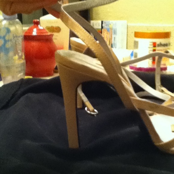 Heels - Picture 3 of 4
