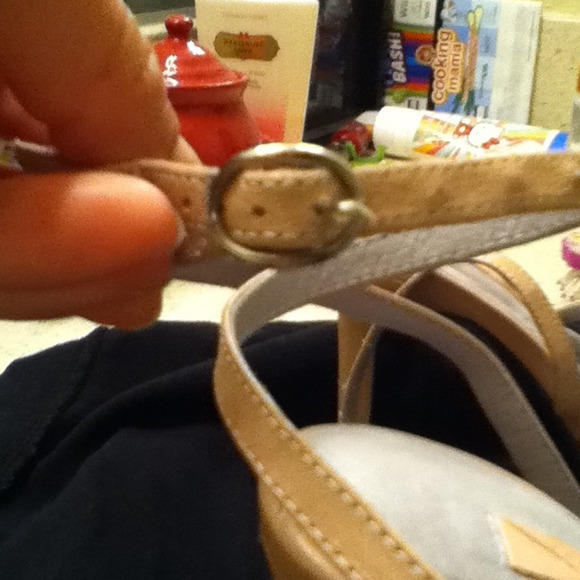 Heels - Picture 4 of 4