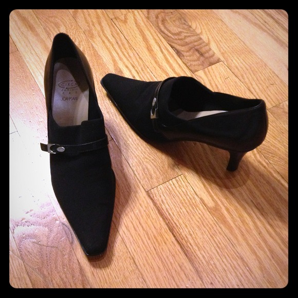 Joan & David Shoes - Sold***Joan & David Shoes