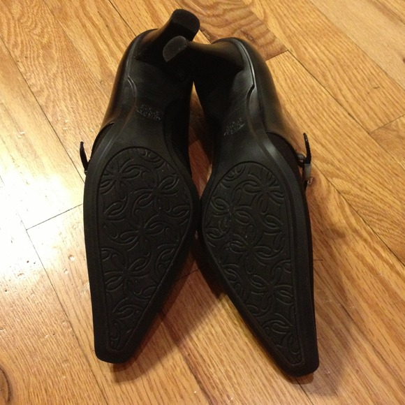 Sold***Joan & David Shoes - Picture 4 of 4