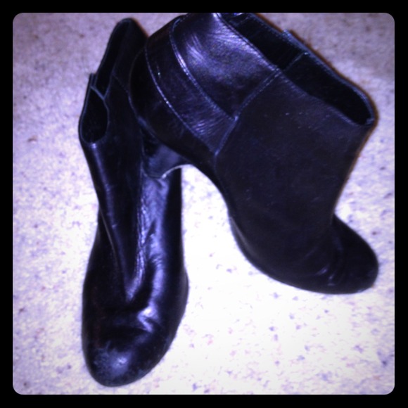 ⬇REDUCED⬇ Max Studio Booties. Used. Size 6 1/2.