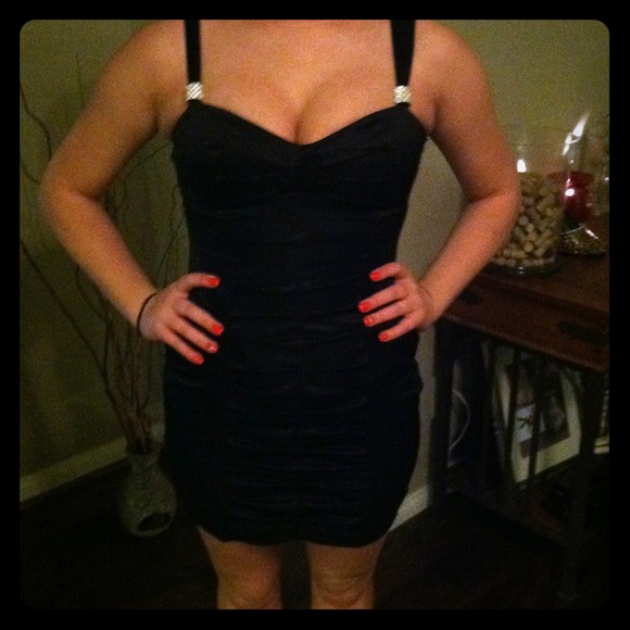 🚫SOLD IN A BUNDLE🚫Little black dress!