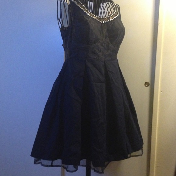 ❗ REDUCED❗THEE Little Black Dress!👗 - Picture 3 of 3