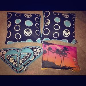 Set of Roxy pillows