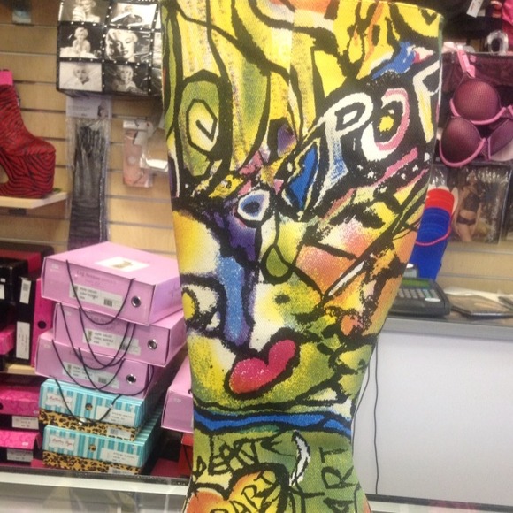 Boots - Picture 2 of 4