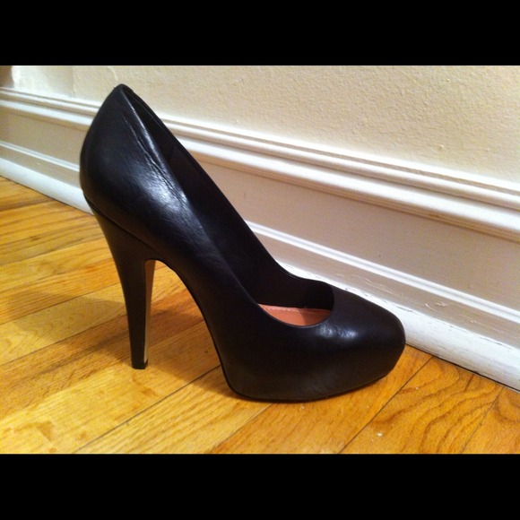 Brand New Korsi Black Leather Platform Pumps 9/M