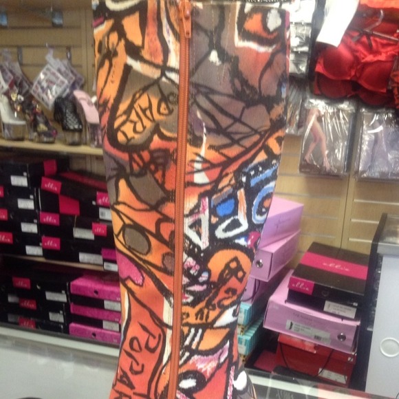 Boots - Picture 4 of 4