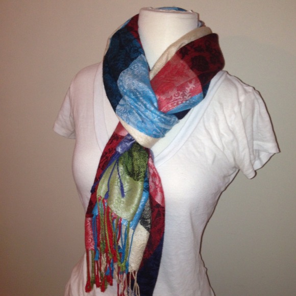 Colorful Pashmina - Picture 2 of 2