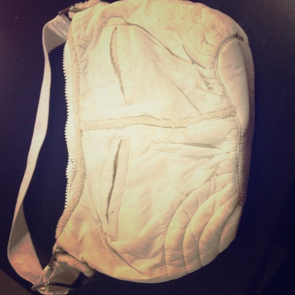 White gap purse! Super cute and pretty casual.