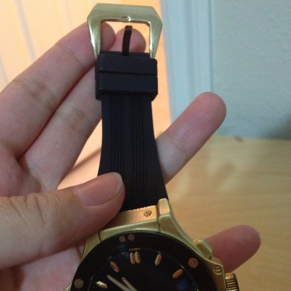 Aldo - Picture 2 of 4