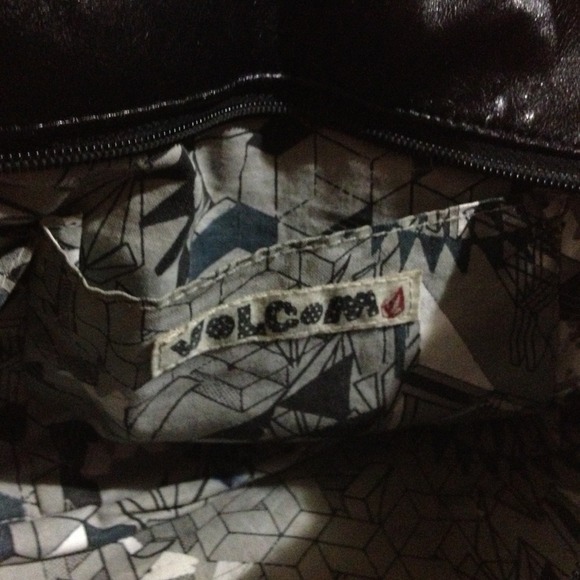 Distressed black Volcom purse. - Picture 3 of 4