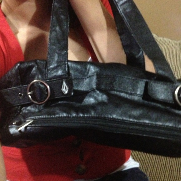 Distressed black Volcom purse. - Picture 4 of 4