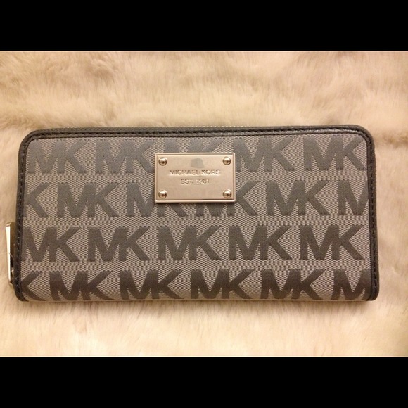 MICHAEL Michael Kors Clutches & Wallets - ✂NEW- MICHAEL KORS  mono continental wallet-GRAY✂