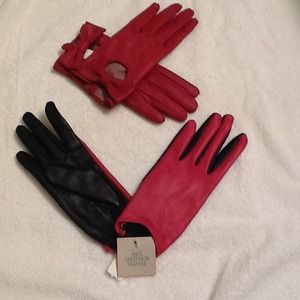 GONE🎊🎊Bundle 2 pairs Leather gloves 1NWT pink