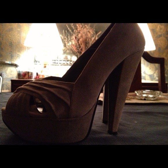 Beautiful Grey Suede Heels! - Picture 2 of 2
