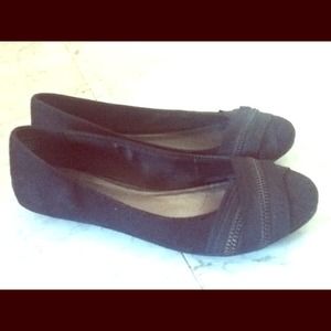 !Traded! Black zipper flats Kenneth Cole reaction