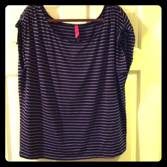 🚨Reduced🚨 Pure Energy Cap Sleeve Striped Top